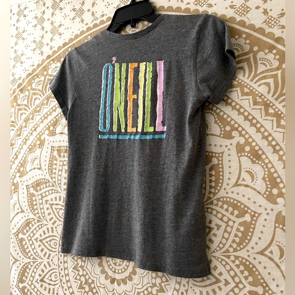 GIRLS “O’NEILL” GREY SOFT TOP WITH BRAND NAME ON FRONT & BACK, SIZE MEDIUM - Picture 3 of 4